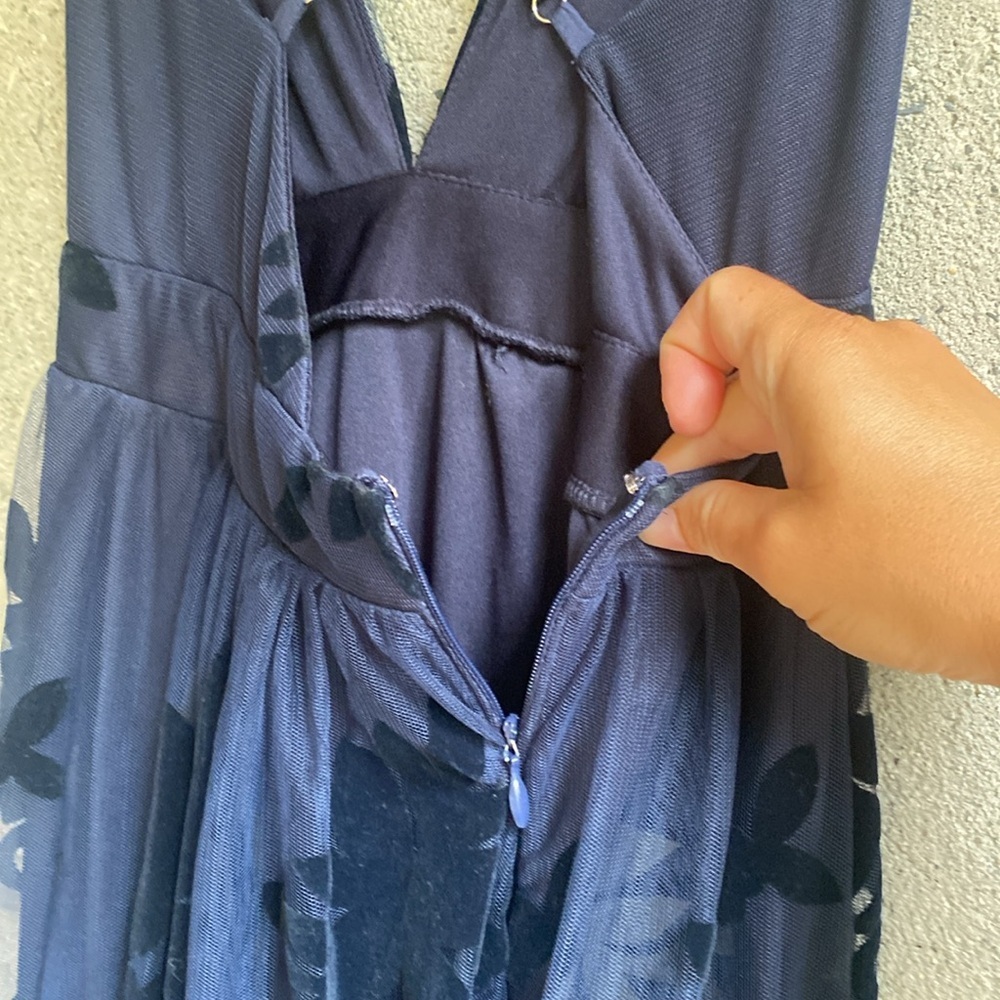 Simon’s Flocked Velvet Dress - Picture 10 of 11